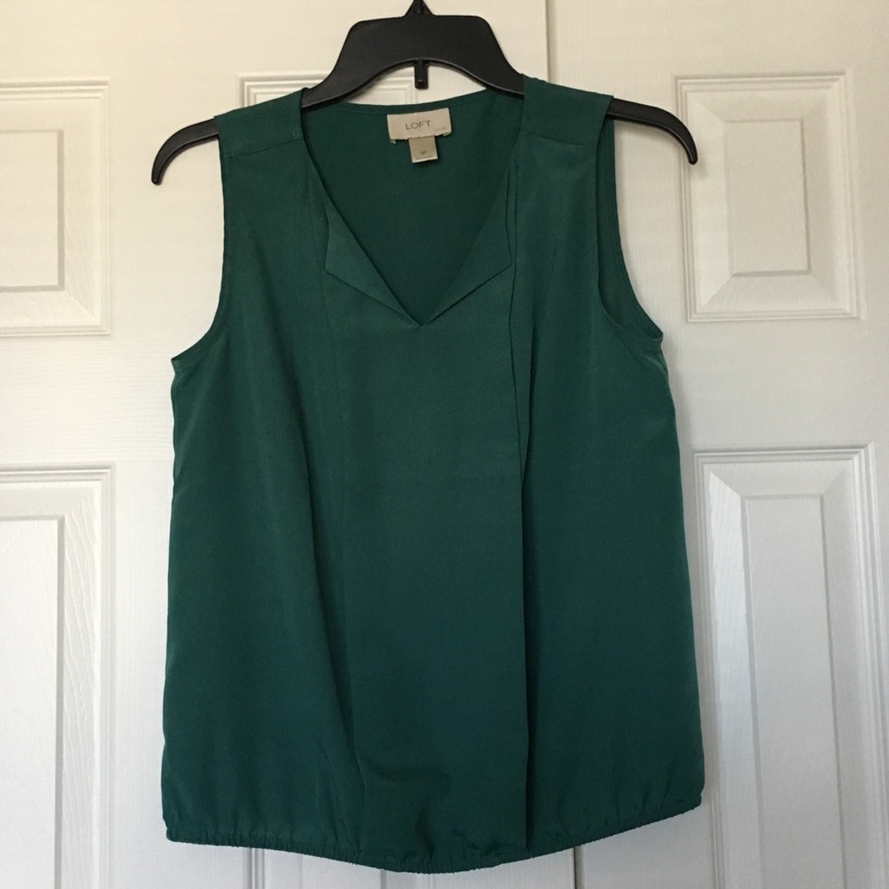 LOFT Green sleeveless blouse size small petit